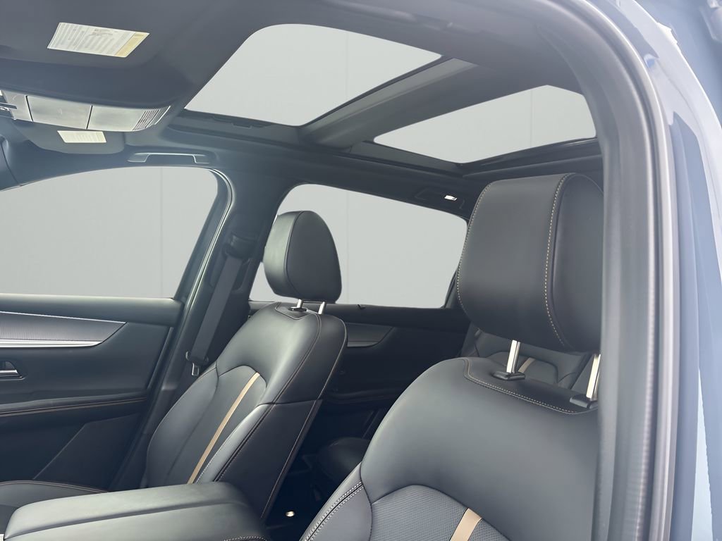 Used 2025 MAZDA CX-70 3.3 Turbo w/ Premium Plus Pkg image 11