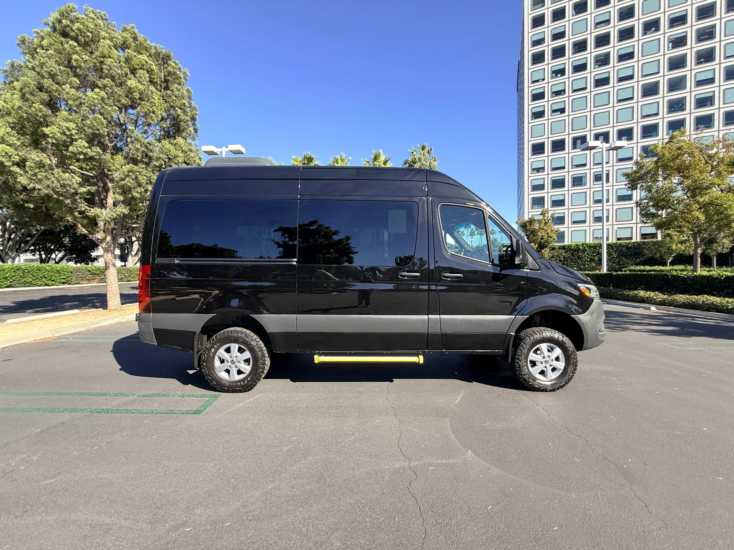 Used 2023 Mercedes-Benz Sprinter 2500 image 10