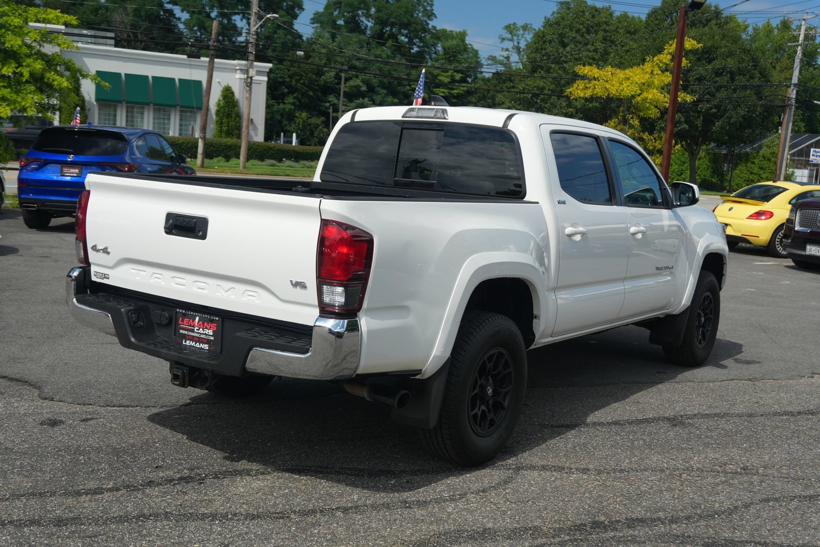 Used 2021 Toyota Tacoma SR5 AWD/4WD video 5