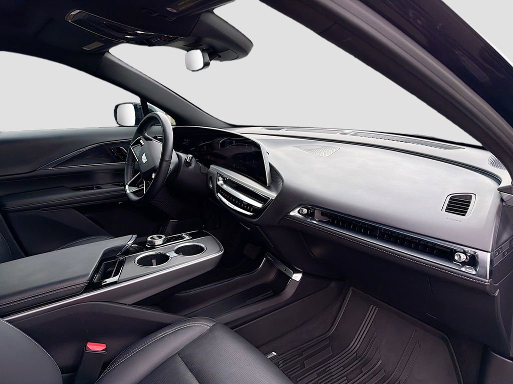 Used 2024 Cadillac Lyriq Sport RWD image 14