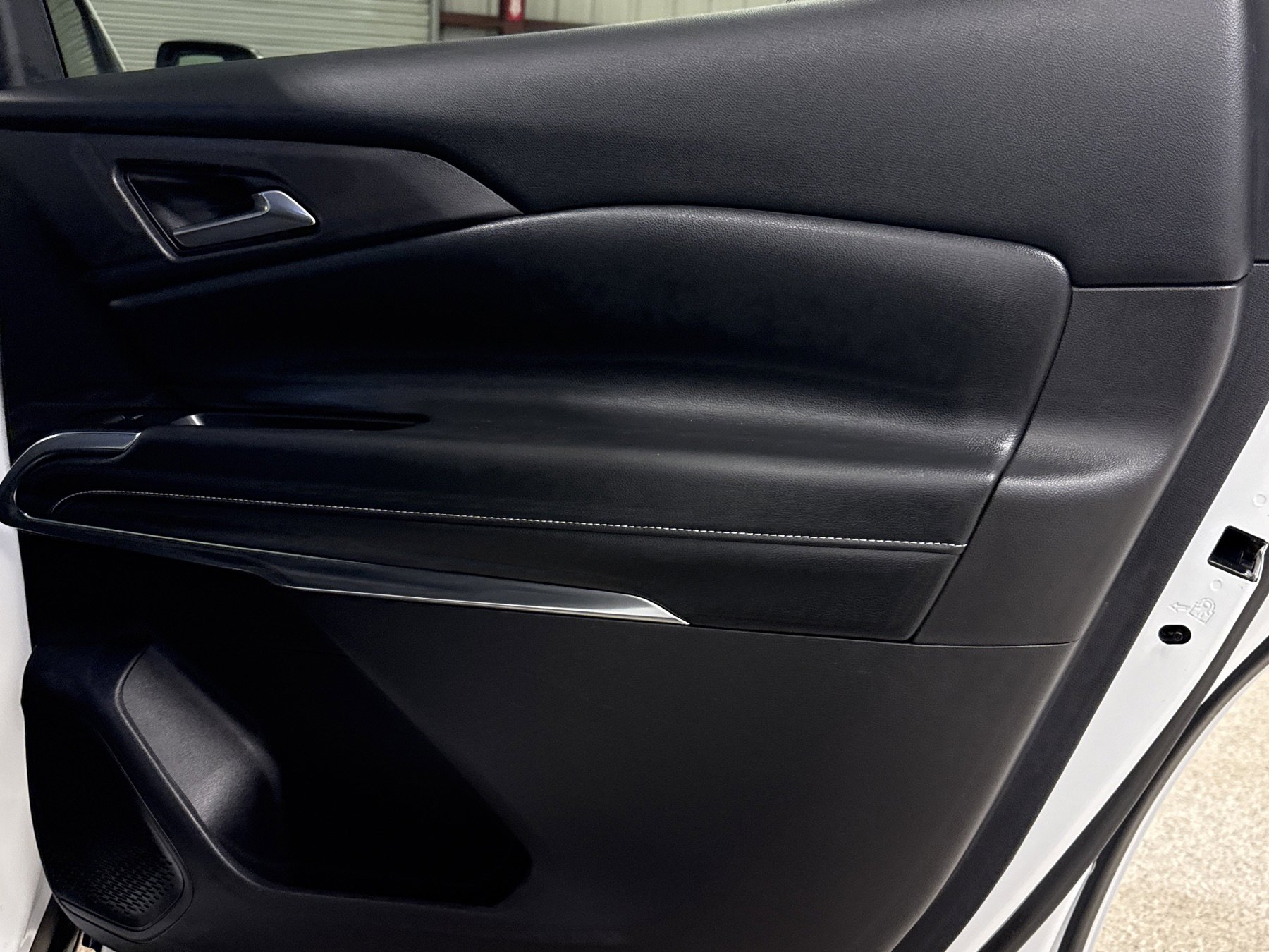 Used 2025 Chevrolet Traverse LT w/ LPO, Roadside Safety Package image 17