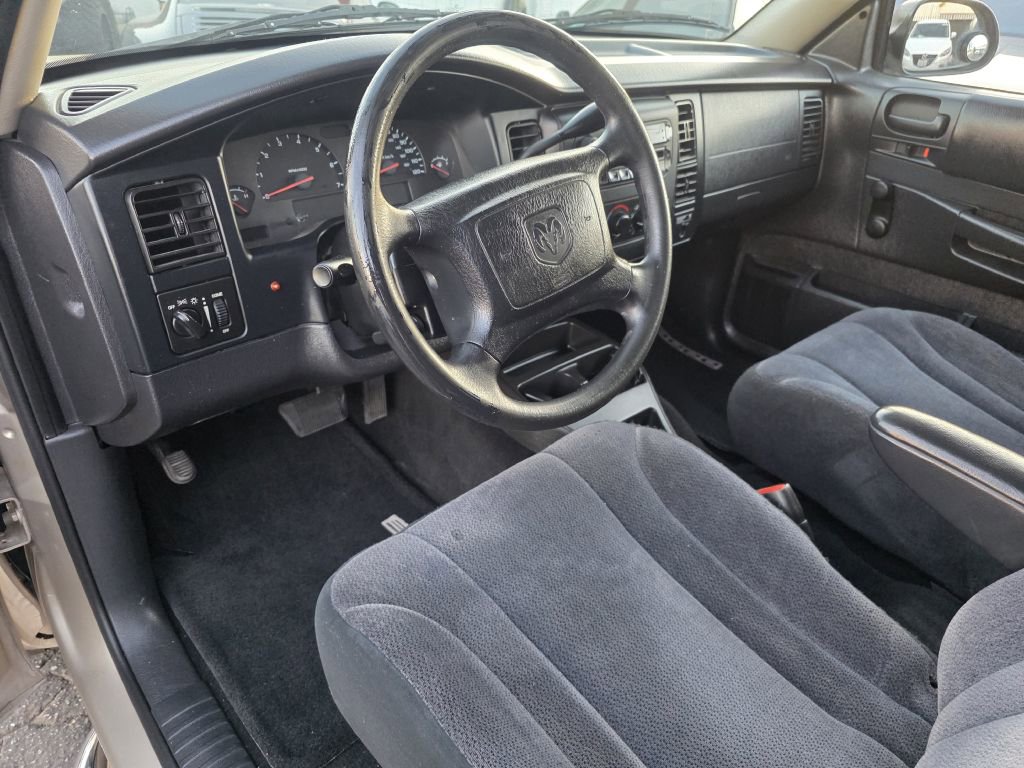 Used 2004 Dodge Dakota SXT w/ Tire & Handling Group image 15