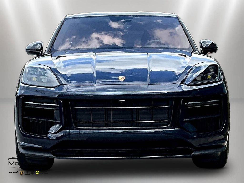 Used 2025 Porsche Cayenne Turbo GT AWD/4WD image 3