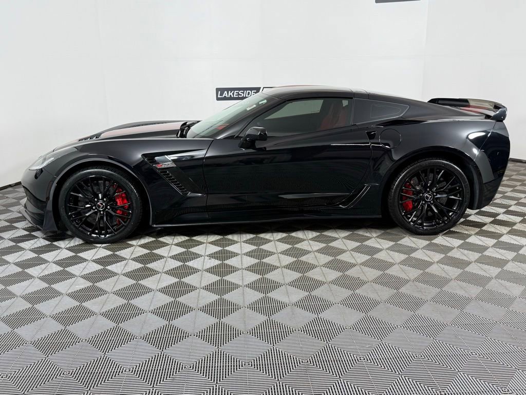 Used 2015 Chevrolet Corvette Z06 w/ 3LZ Preferred Equipment Group image 3