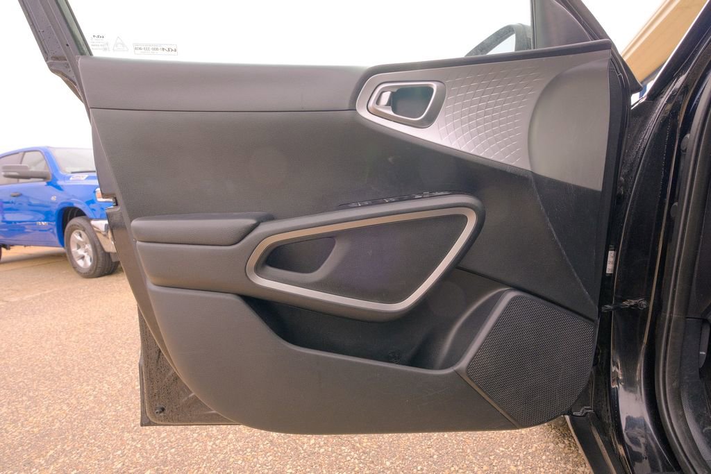 Used 2023 Kia Soul LX w/ LX Technology Package image 25