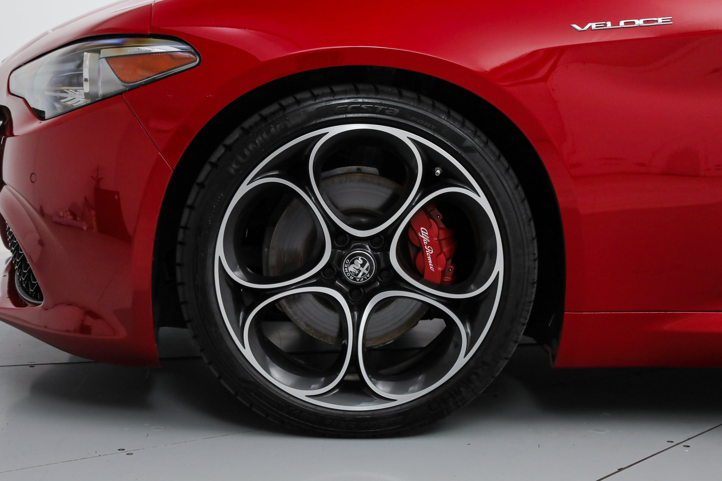 Used 2023 Alfa Romeo Giulia Veloce RWD image 19