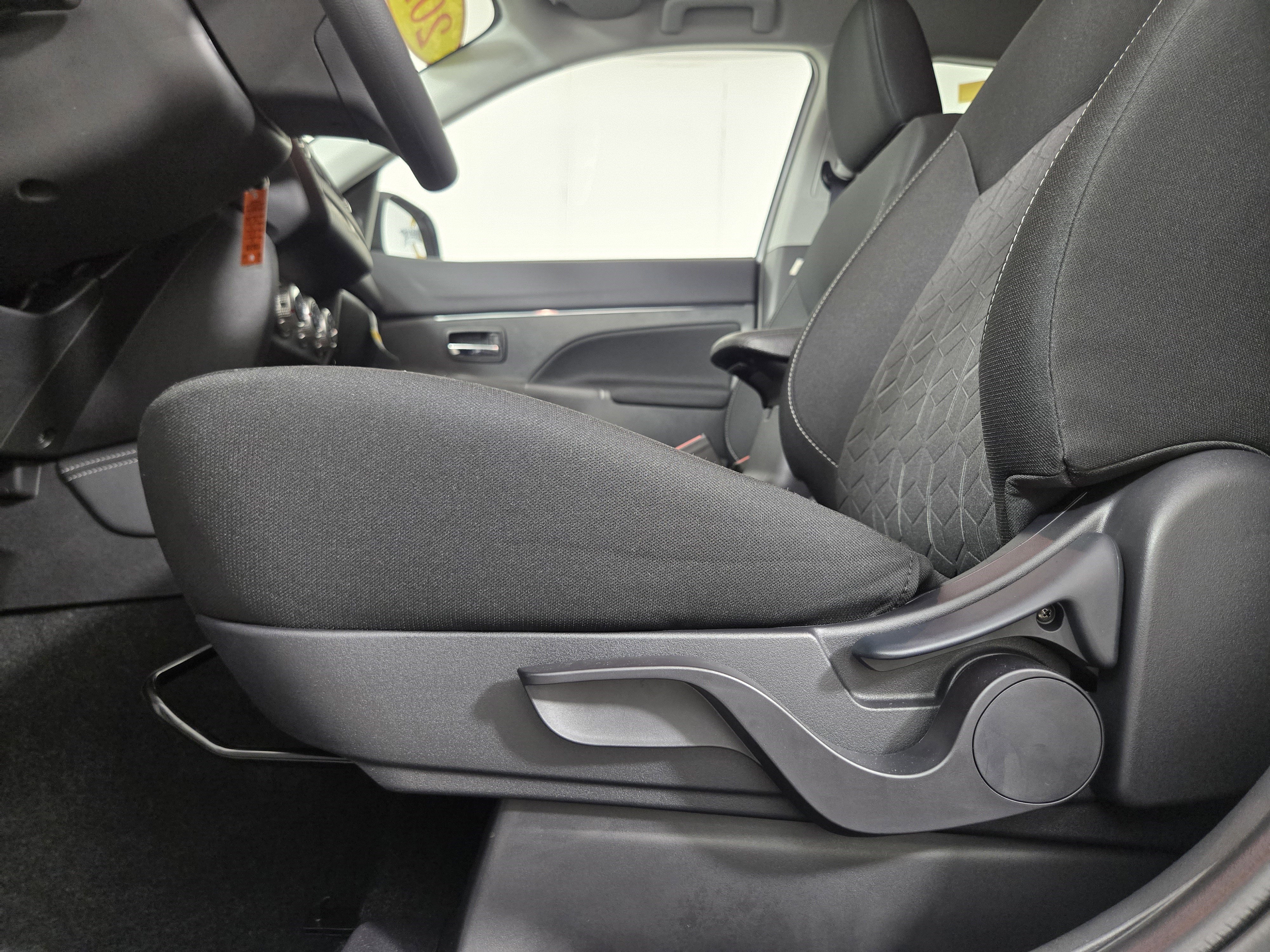 New 2025 Mitsubishi Outlander Sport ES image 27