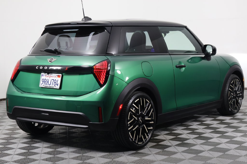 Used 2025 MINI Cooper S FWD image 4