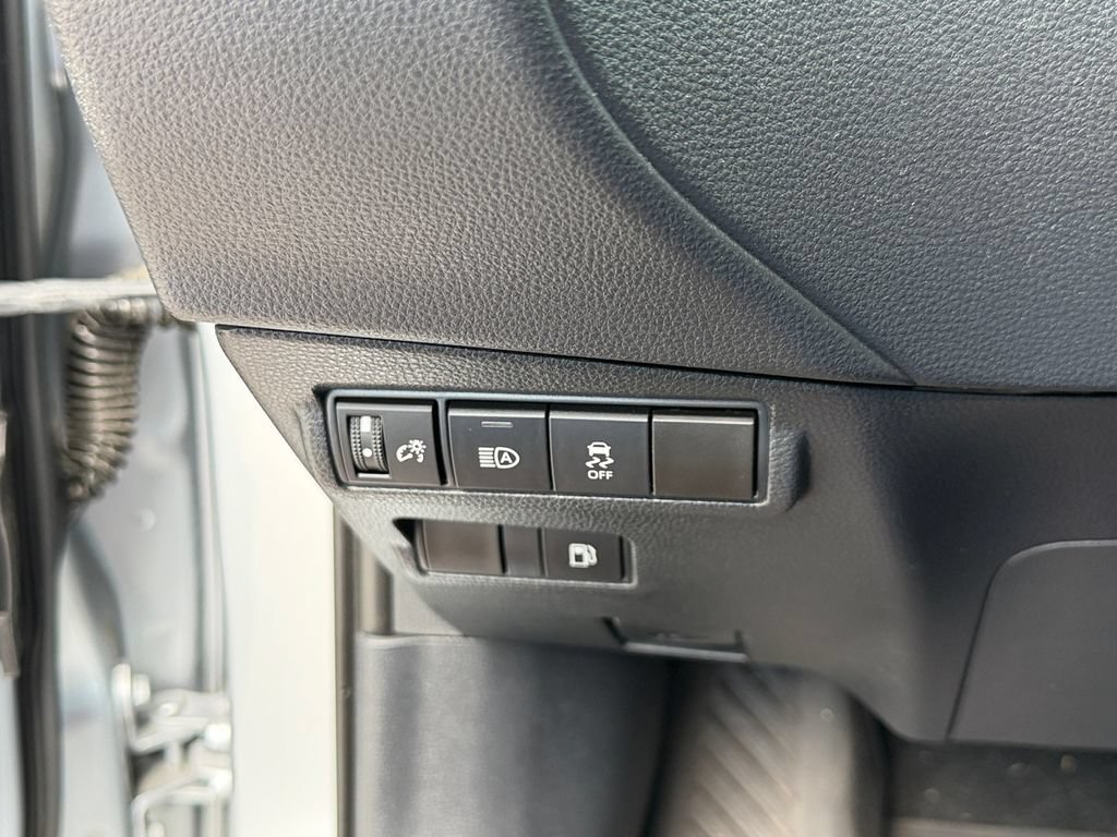 Used 2023 Toyota Corolla Cross AWD Hybrid w/ Moonroof Package image 27