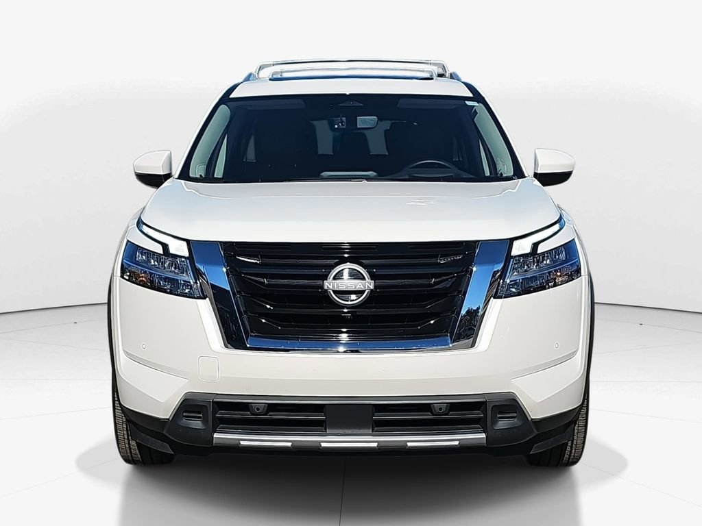 Used 2024 Nissan Pathfinder Platinum w/ Cargo Package image 10