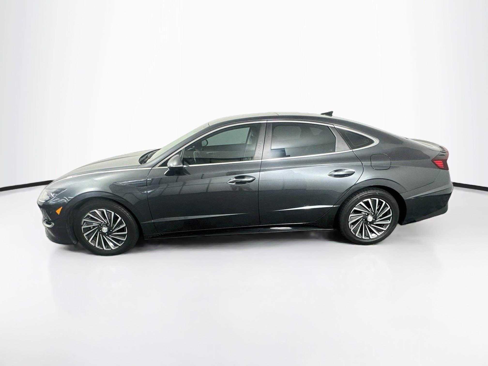Used 2022 Hyundai Sonata Limited FWD image 4