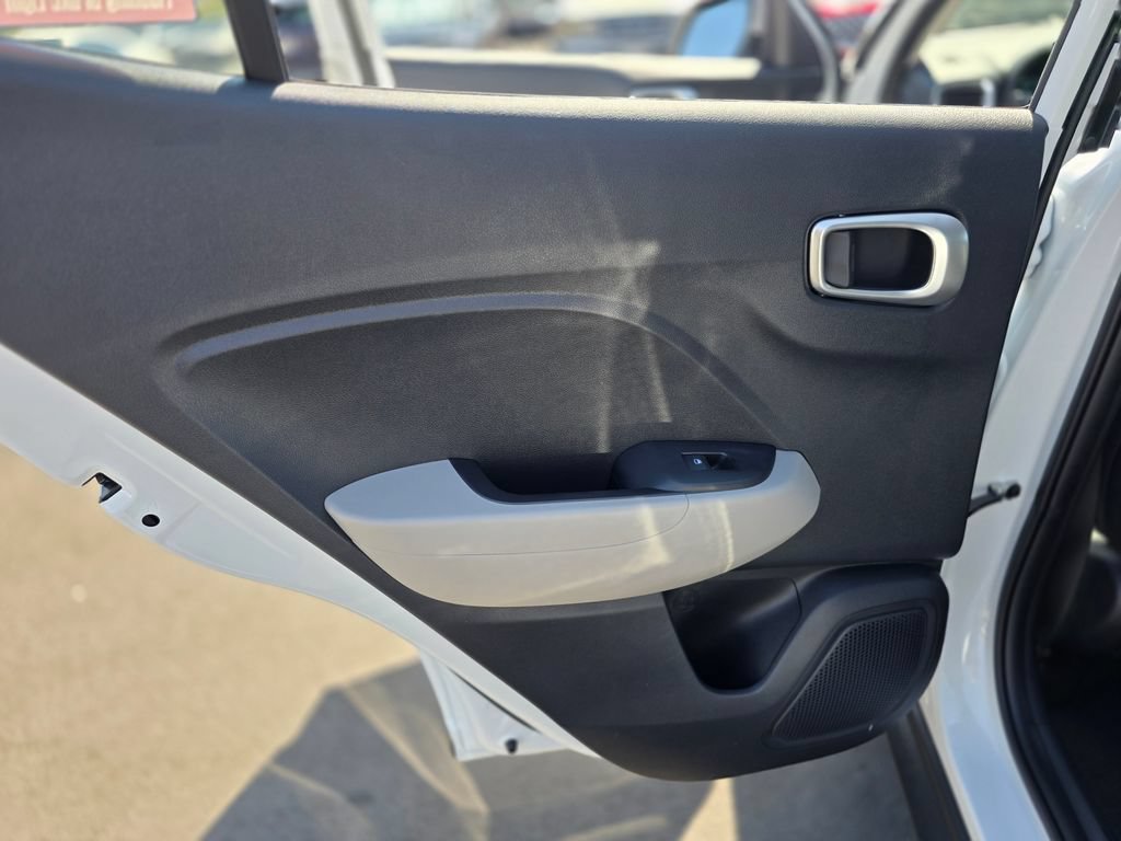 New 2026 Hyundai Venue SEL FWD image 19