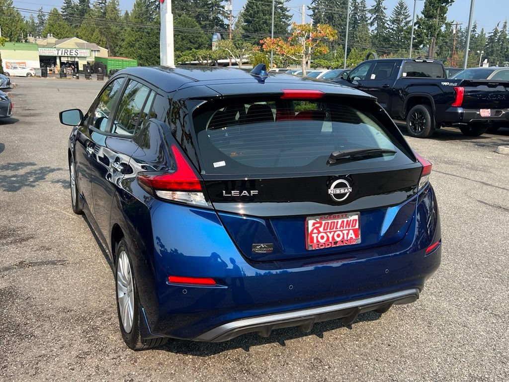 Used 2025 Nissan Leaf S FWD image 9