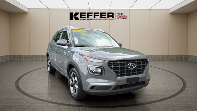 Used 2021 Hyundai Venue SEL FWD image 8