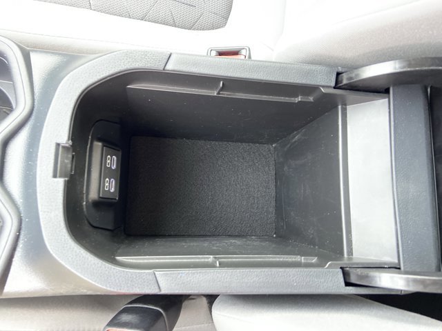 Used 2025 Toyota RAV4 XLE FWD image 42