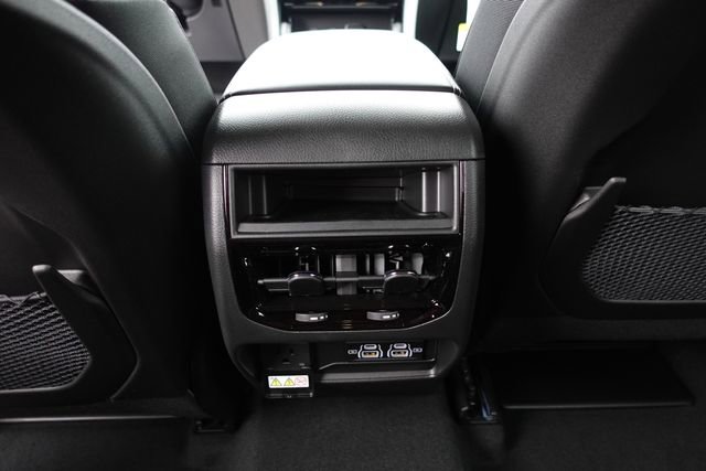 New 2025 Jeep Grand Cherokee Altitude image 24