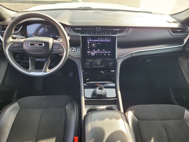 Used 2024 Jeep Grand Cherokee Altitude image 9