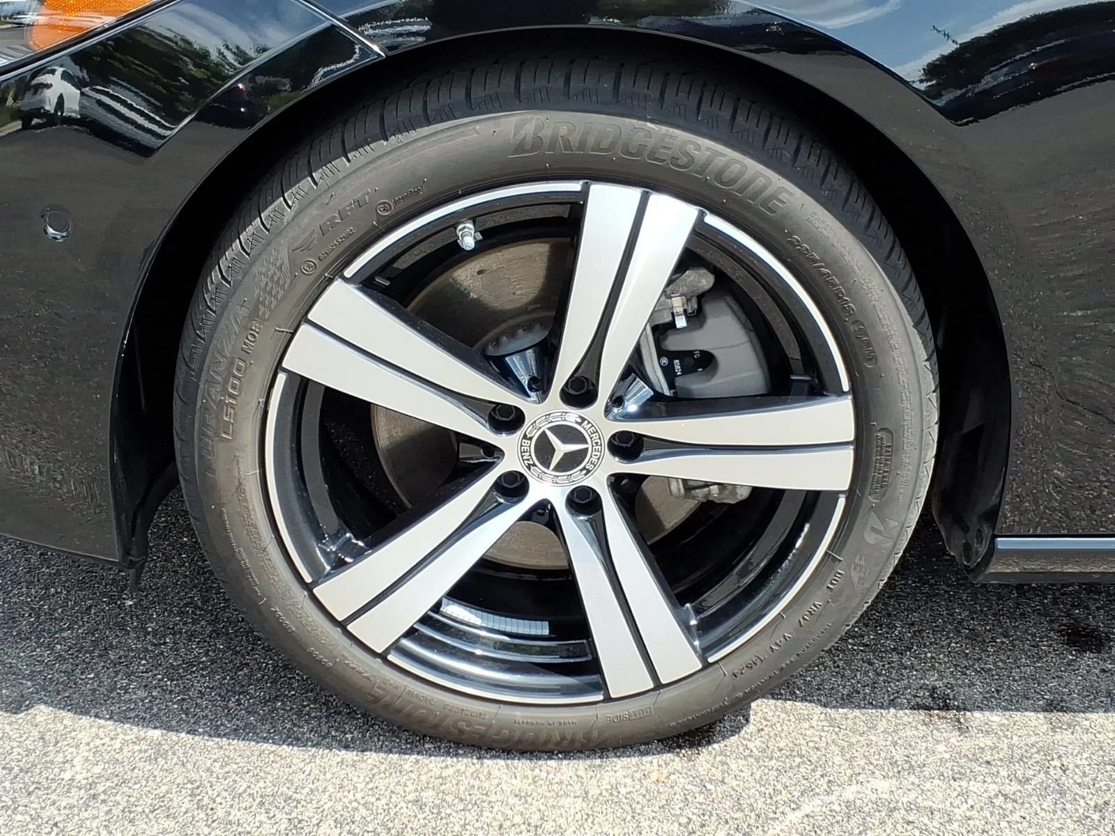 Certified 2025 Mercedes-Benz C 300 4MATIC Sedan image 10