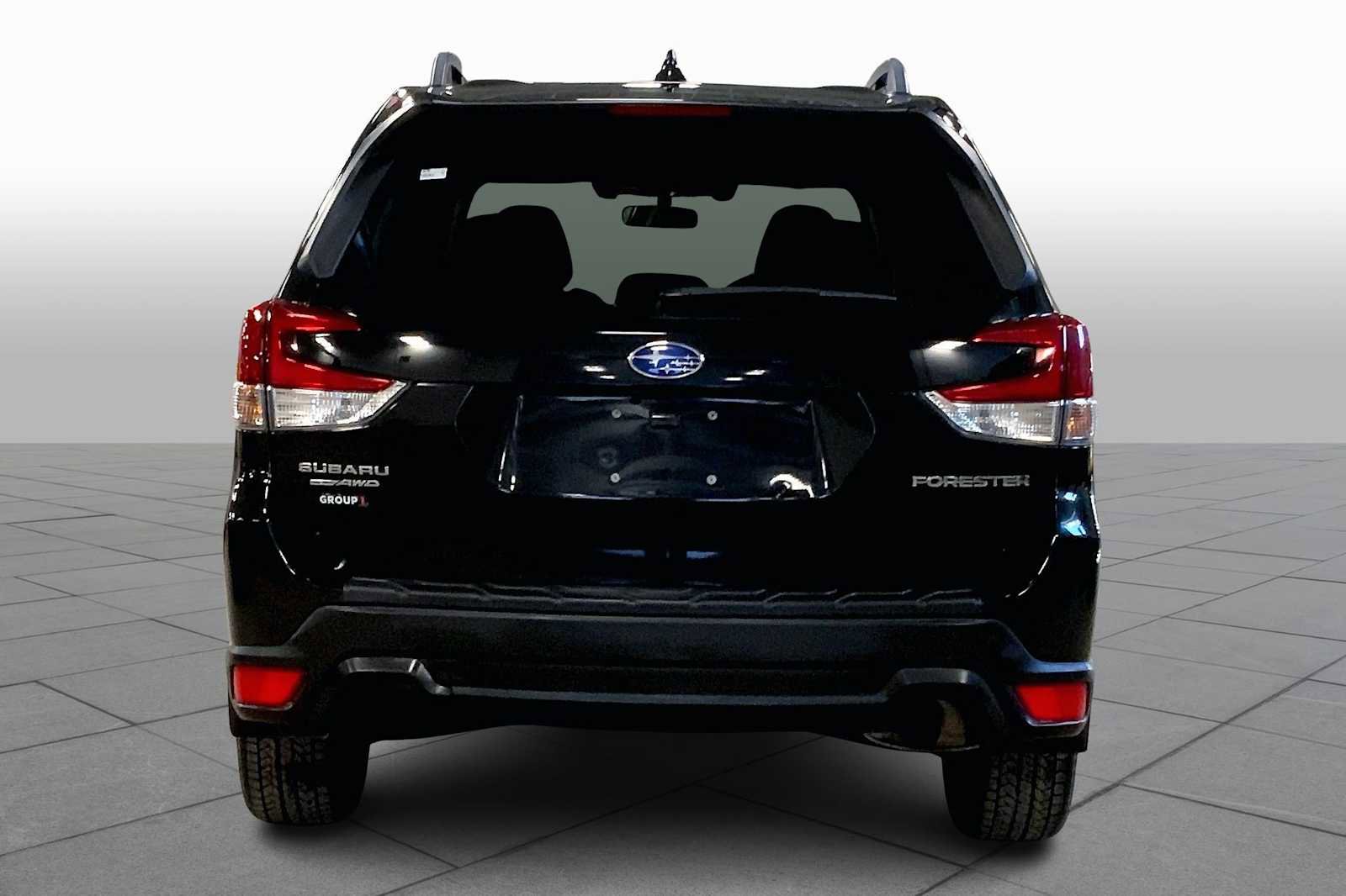 Used 2019 Subaru Forester Premium w/ All-Weather Package image 5