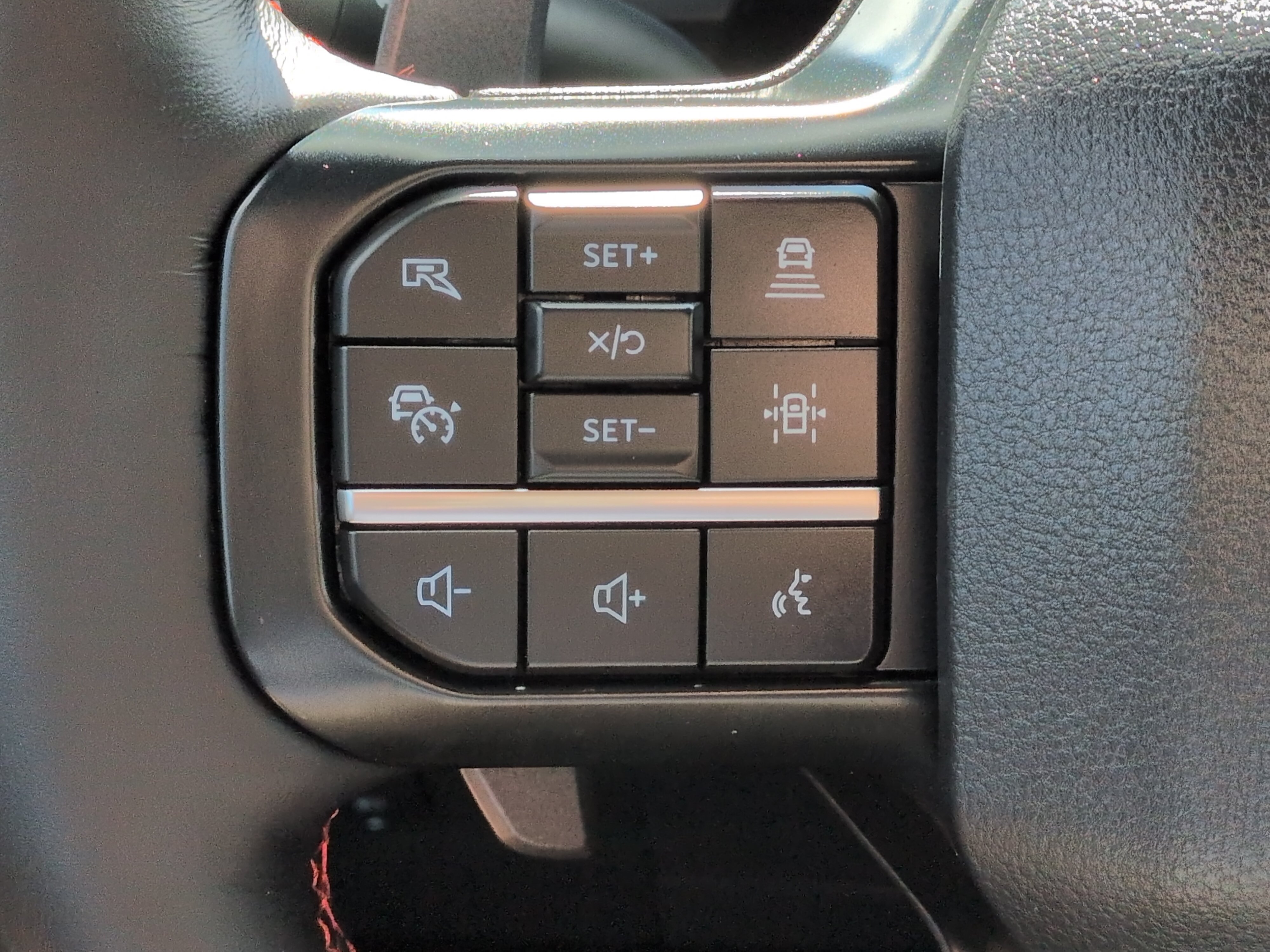 Used 2025 Ford F150 Raptor AWD/4WD image 24