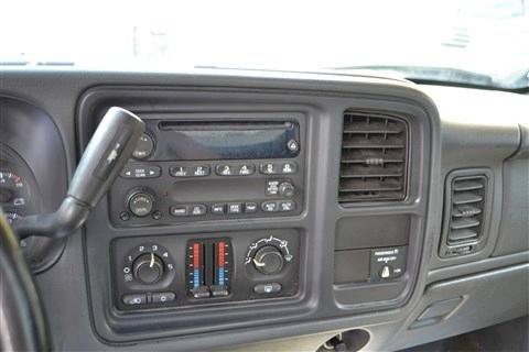 Used 2004 Chevrolet Silverado 2500 LS w/ Skid Plate Package AWD/4WD image 11