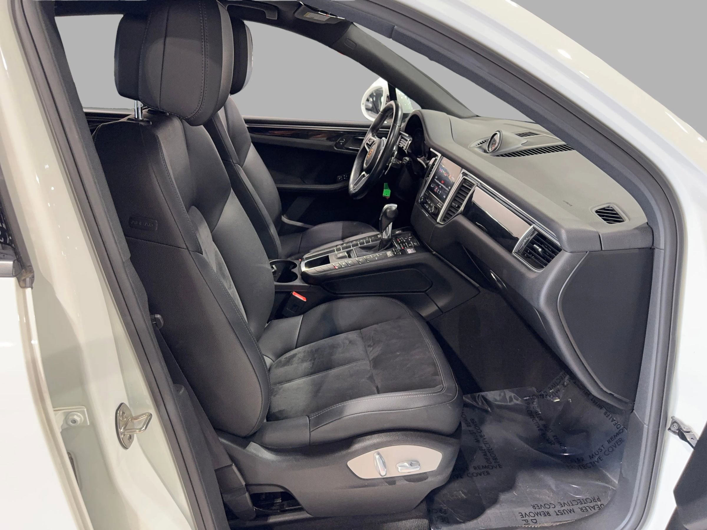 Used 2017 Porsche Macan image 19