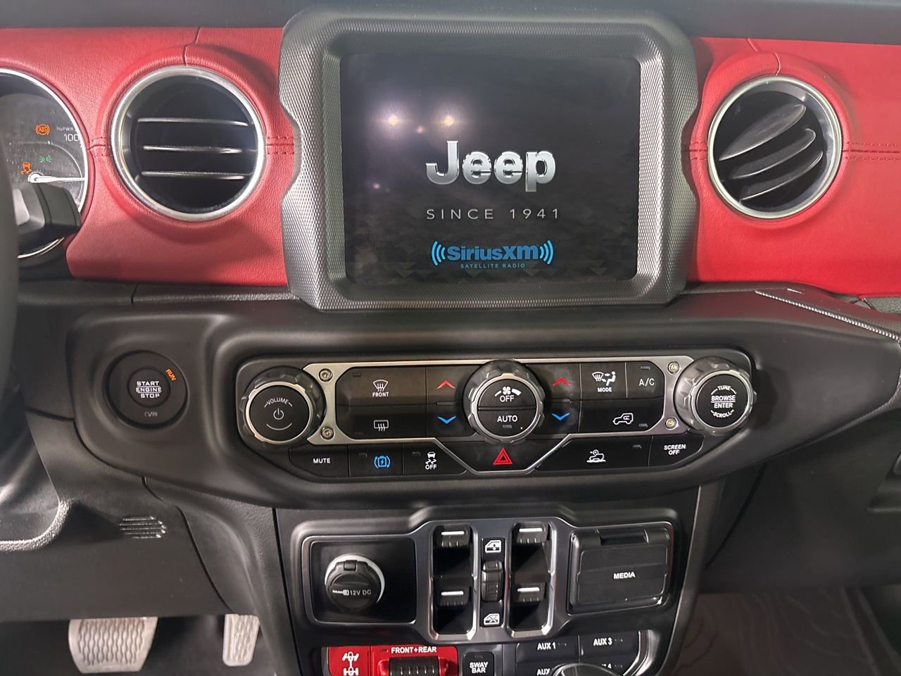 Used 2023 Jeep Wrangler Unlimited Rubicon 4xe AWD/4WD image 13