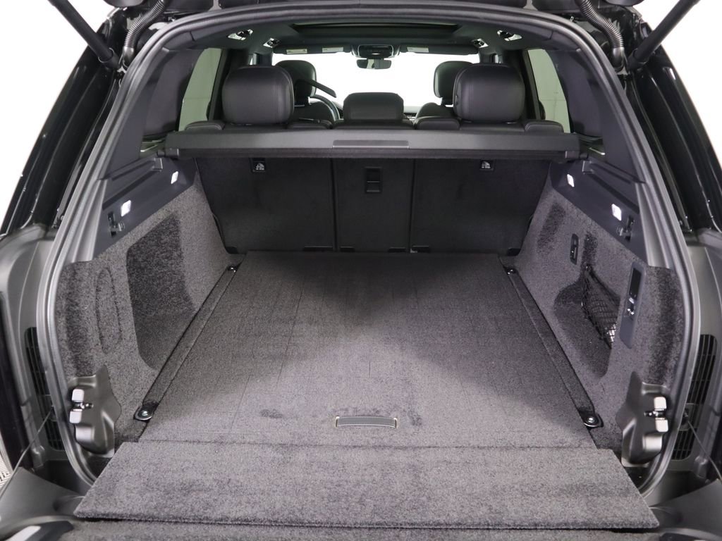 New 2026 Land Rover Range Rover SE image 29