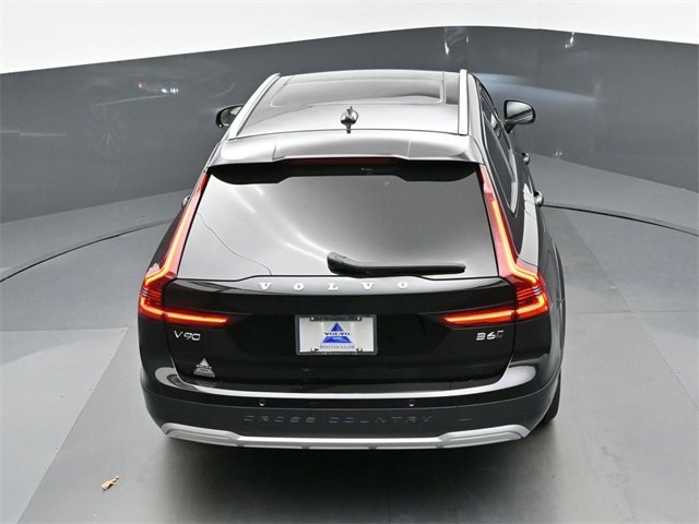 Certified 2024 Volvo V90 B6 Cross Country Plus image 48