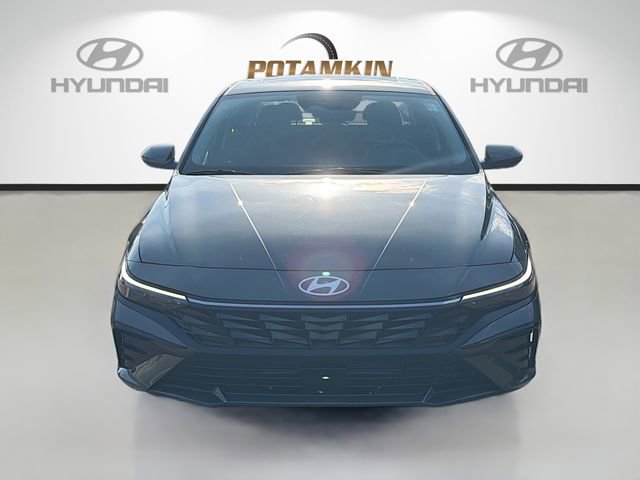 Certified 2025 Hyundai Elantra SEL FWD image 2