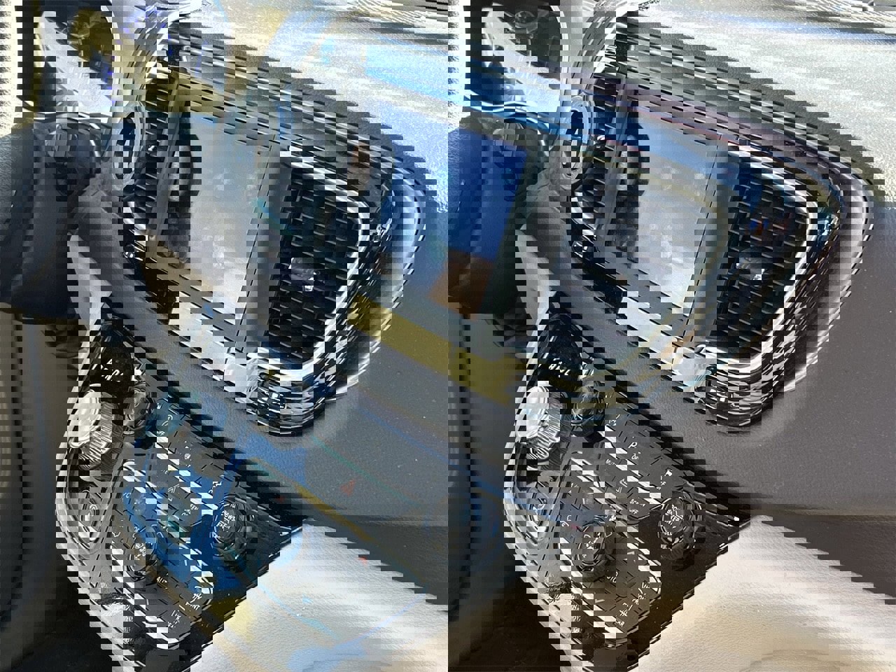 Used 2018 Chrysler Pacifica Touring Plus w/ Tire & Wheel Group image 9