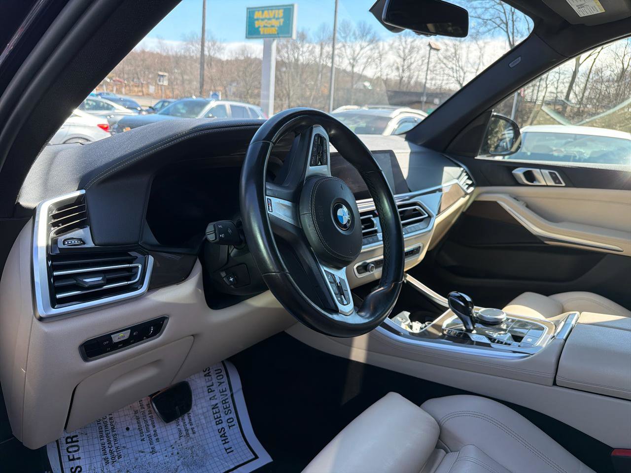 Used 2022 BMW X5 xDrive40i w/ M Sport Package AWD/4WD image 12
