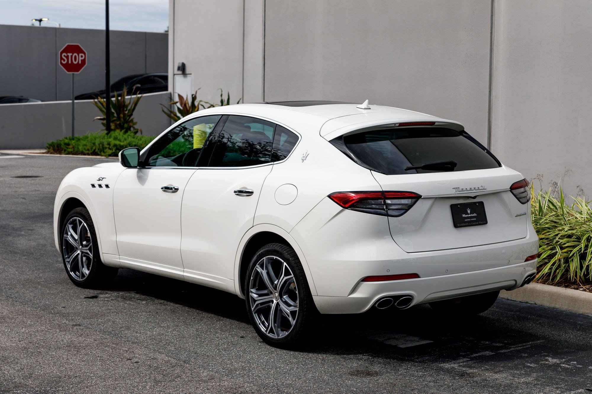 Used 2023 Maserati Levante GT AWD/4WD image 3