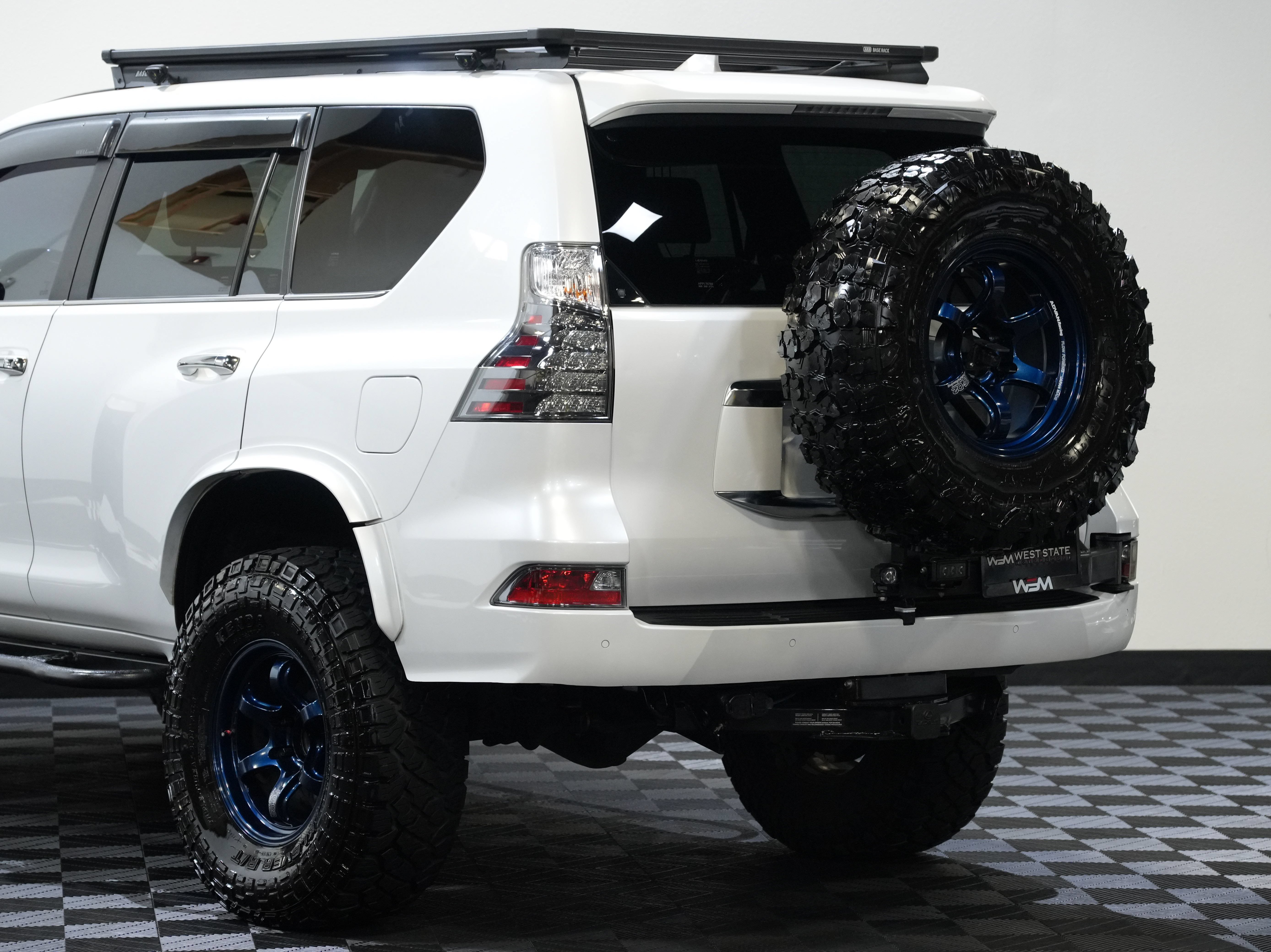 Used 2023 Lexus GX 460 Premium w/ Premium Package AWD/4WD image 15