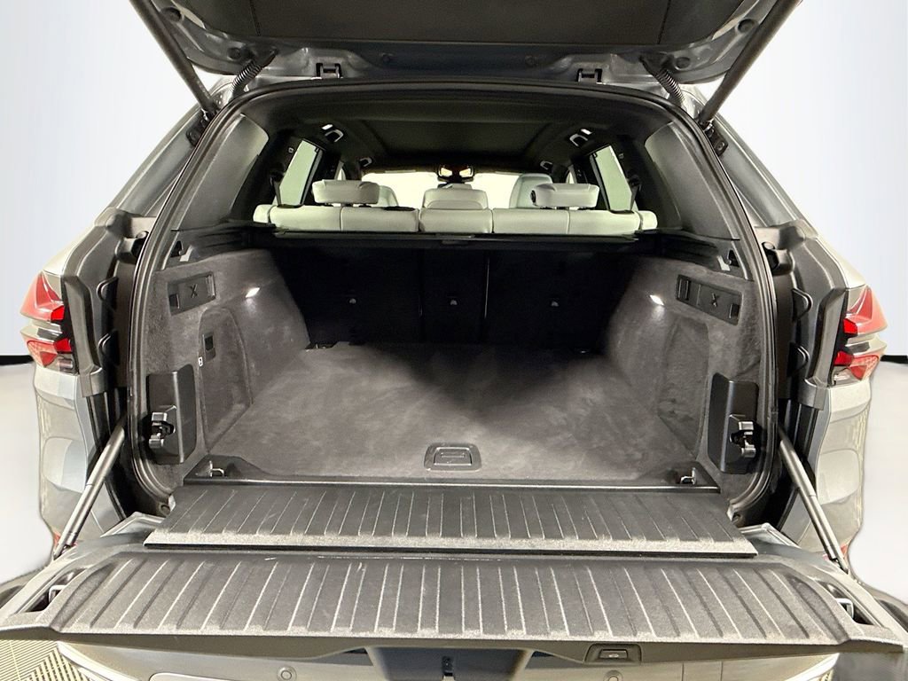 Used 2026 BMW X5 sDrive40i w/ Executive Package image 28
