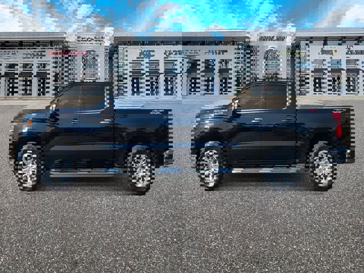 Used 2025 Chevrolet Silverado 1500 LTZ w/ LTZ Premium Package image 5