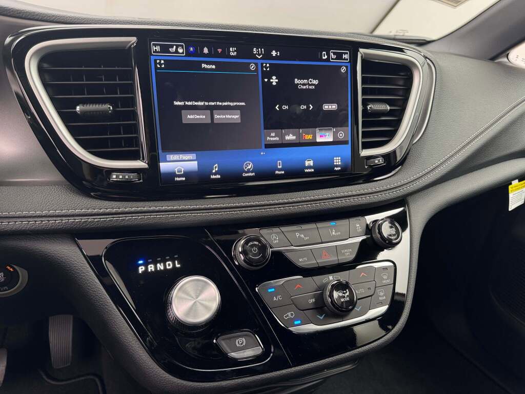 New 2026 Chrysler Pacifica Select image 32