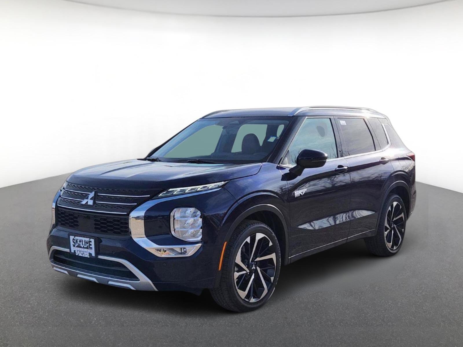 New 2025 Mitsubishi Outlander SEL image 2