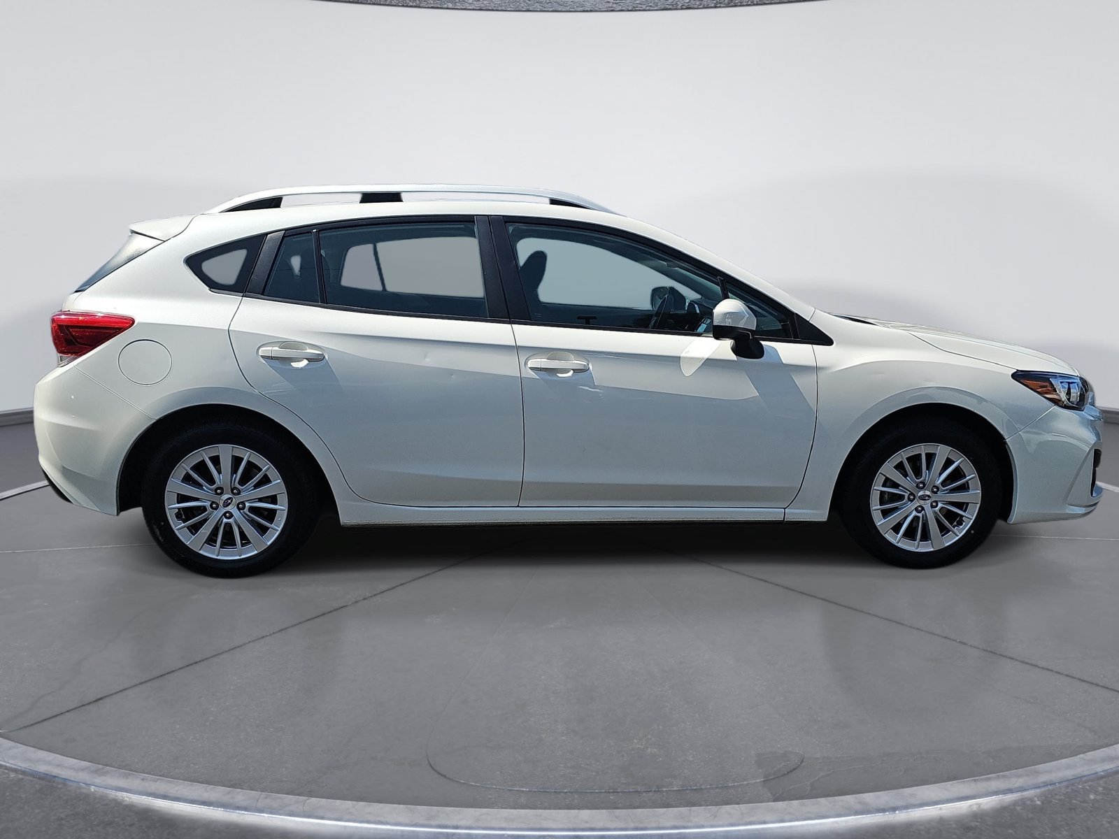 Used 2018 Subaru Impreza 2.0i Premium AWD/4WD image 2