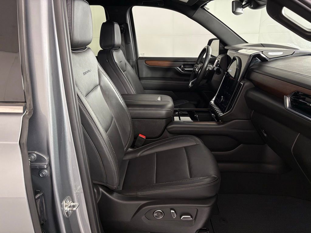 Used 2025 GMC Yukon Denali image 49