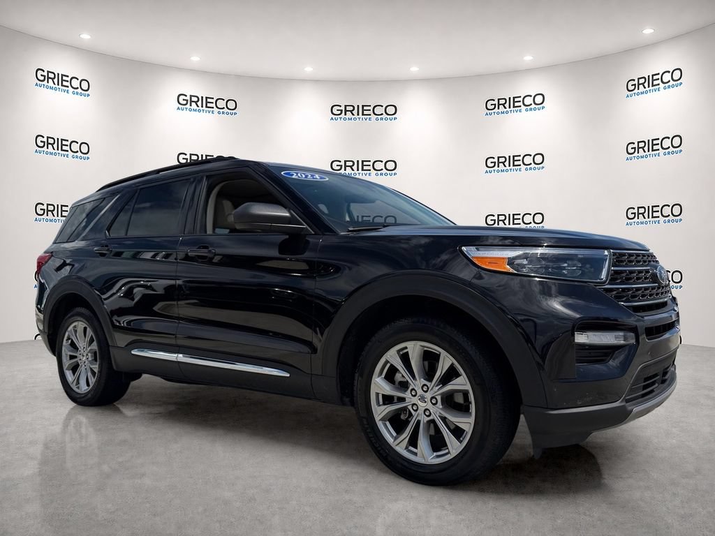 Used 2024 Ford Explorer XLT w/ Equipment Group 202A AWD/4WD image 1