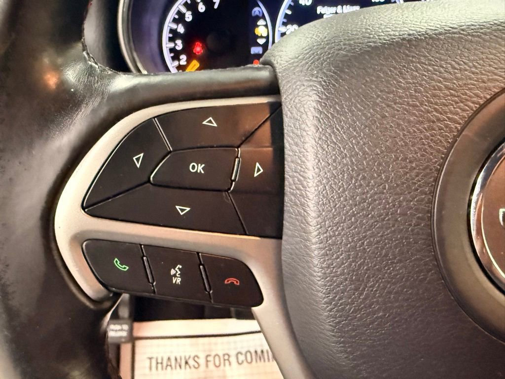 Used 2020 Jeep Grand Cherokee Laredo image 25