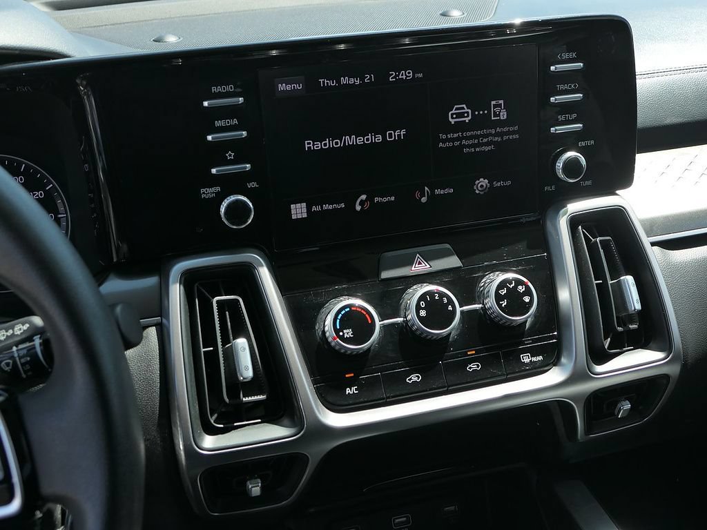 Used 2023 Kia Sorento LX FWD image 18