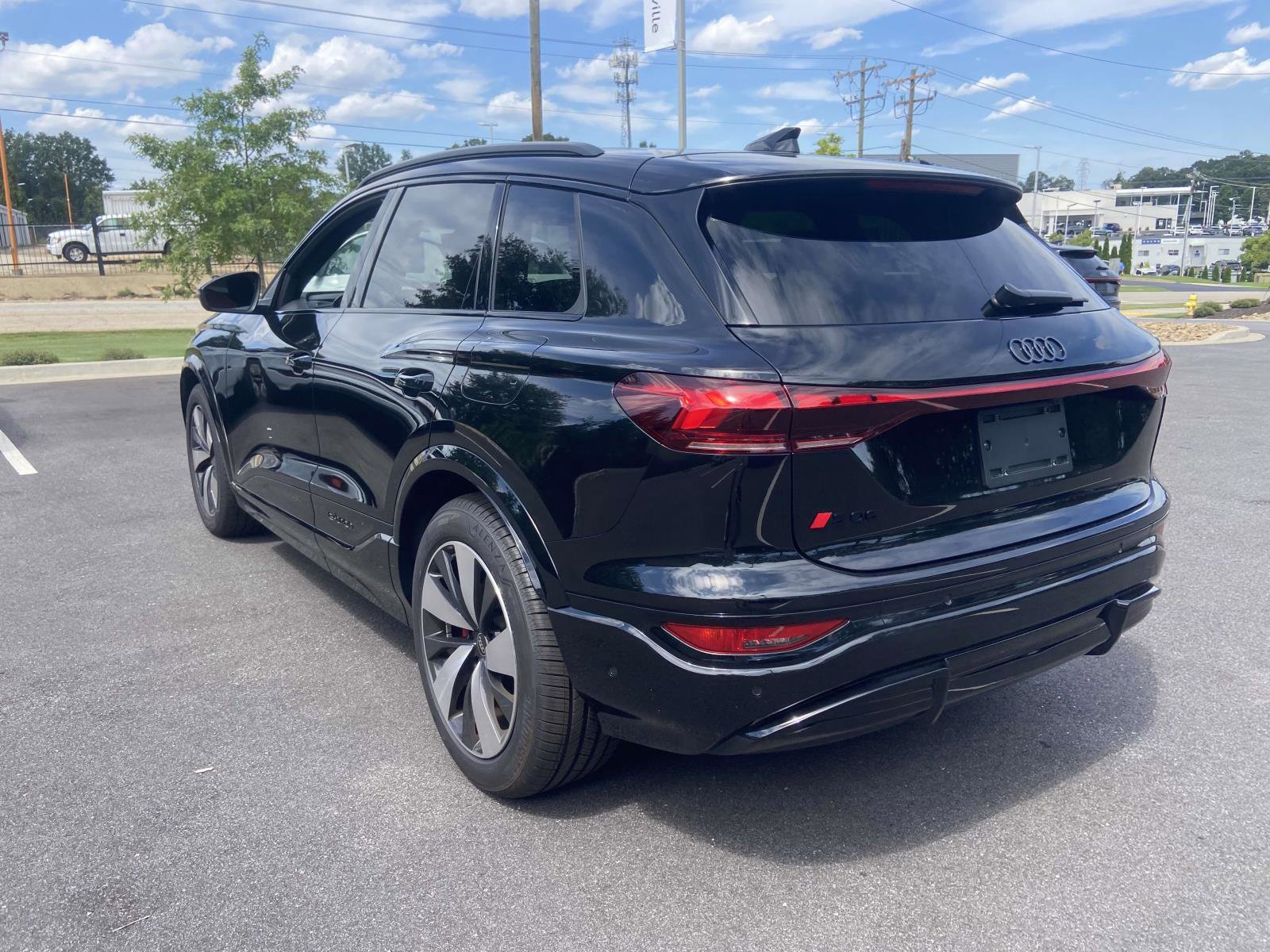 New 2025 Audi SQ6 e-tron Premium Plus image 7