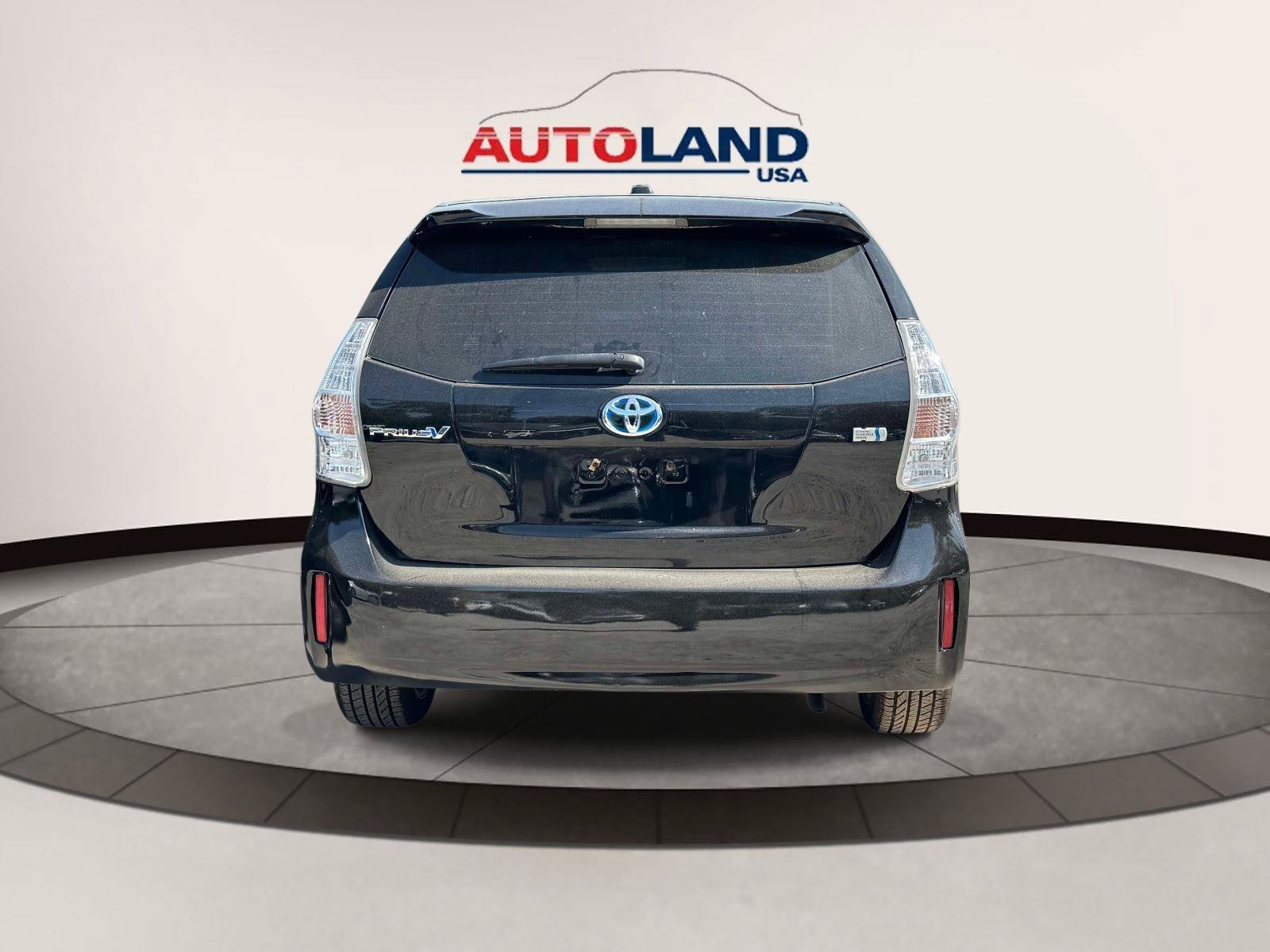 Used 2014 Toyota Prius V Five FWD image 4