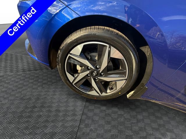 Certified 2023 Hyundai Elantra Limited w/ Winter Weather Package FWD image 15