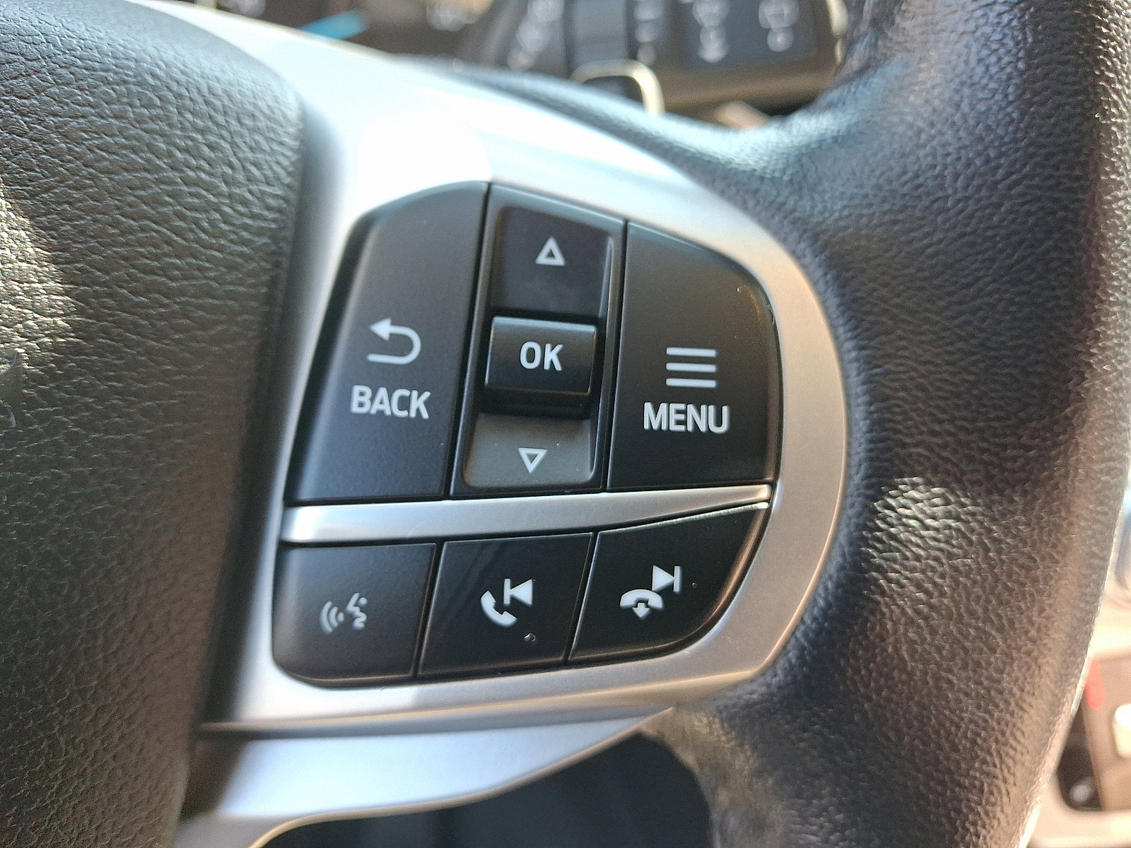 Used 2020 Ford Explorer XLT w/ Equipment Group 202A image 23