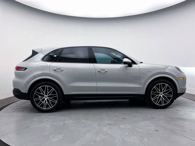Used 2024 Porsche Cayenne image 43