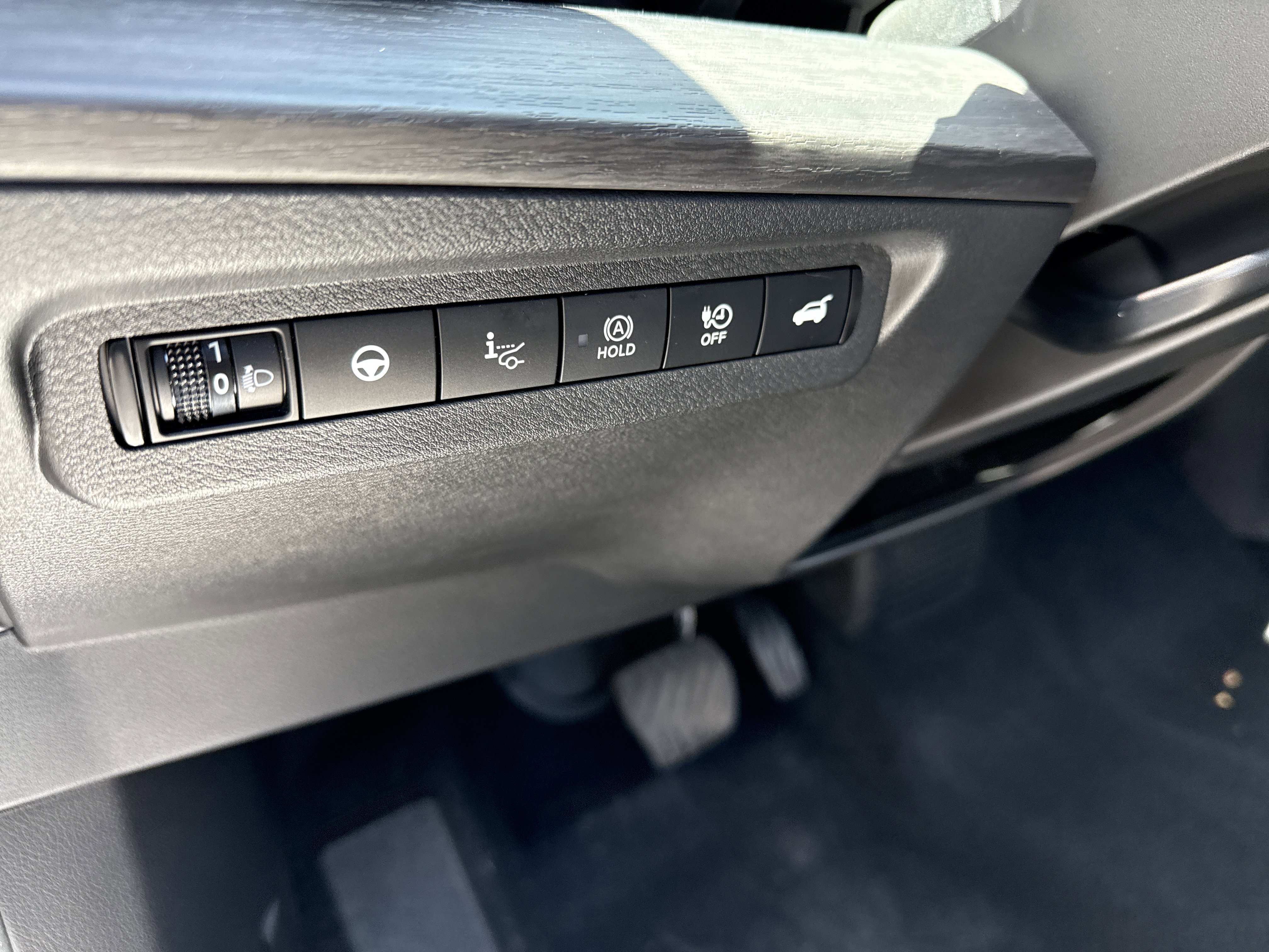 Certified 2024 Nissan Ariya AWD image 14