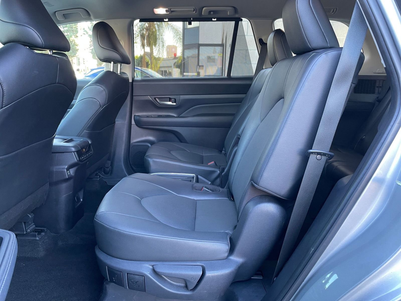 Used 2025 Toyota Grand Highlander FWD image 25